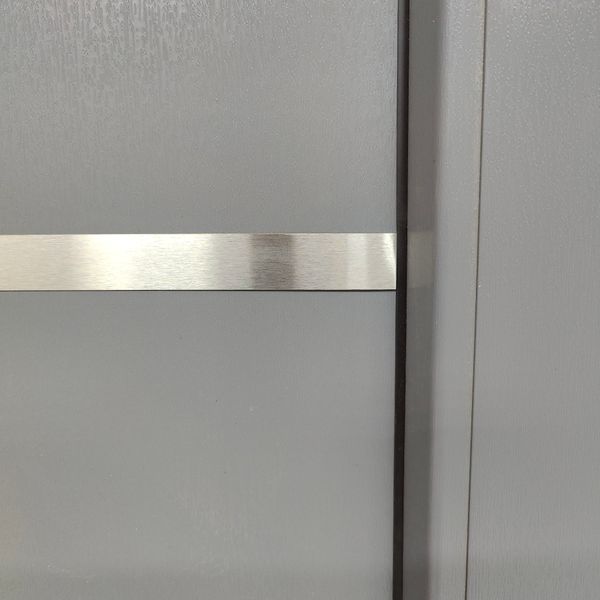 Двери межкомнатные пластиковые INOX 33+стекло базальт М550 фото